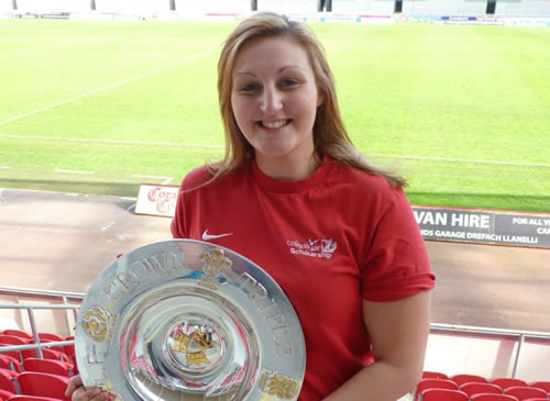 Sophie Mangano Welsh Champion Powerlifter competing for Wales' Strongest Woman 2012